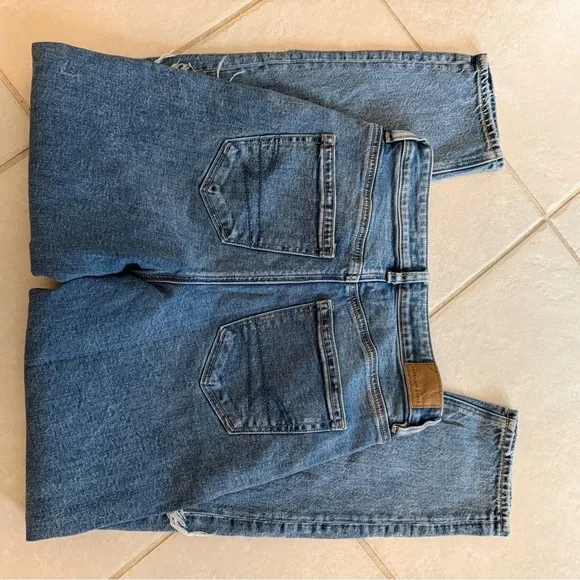 Distressed American Eagle Jeans Size 2 High Rise Mom Jeans 90’s Y2k - Picture 3 of 8